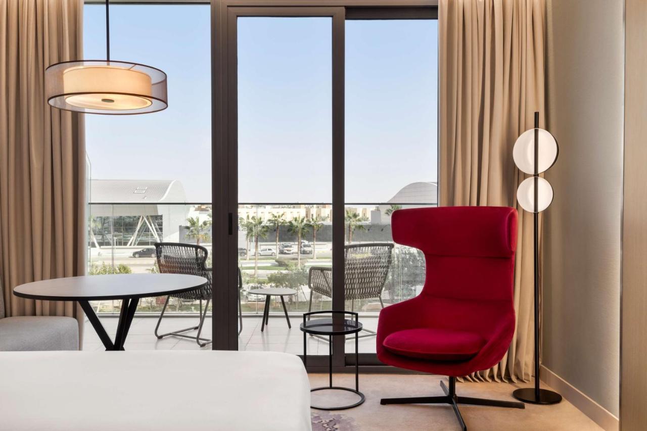 Radisson Blu Hotel Riyadh Convention And Exhibition Center Kültér fotó A room at the hotel