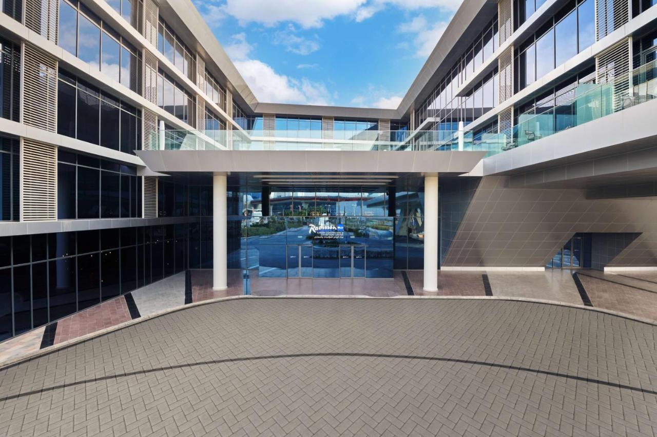 Radisson Blu Hotel Riyadh Convention And Exhibition Center Kültér fotó The new building of the University of Patras