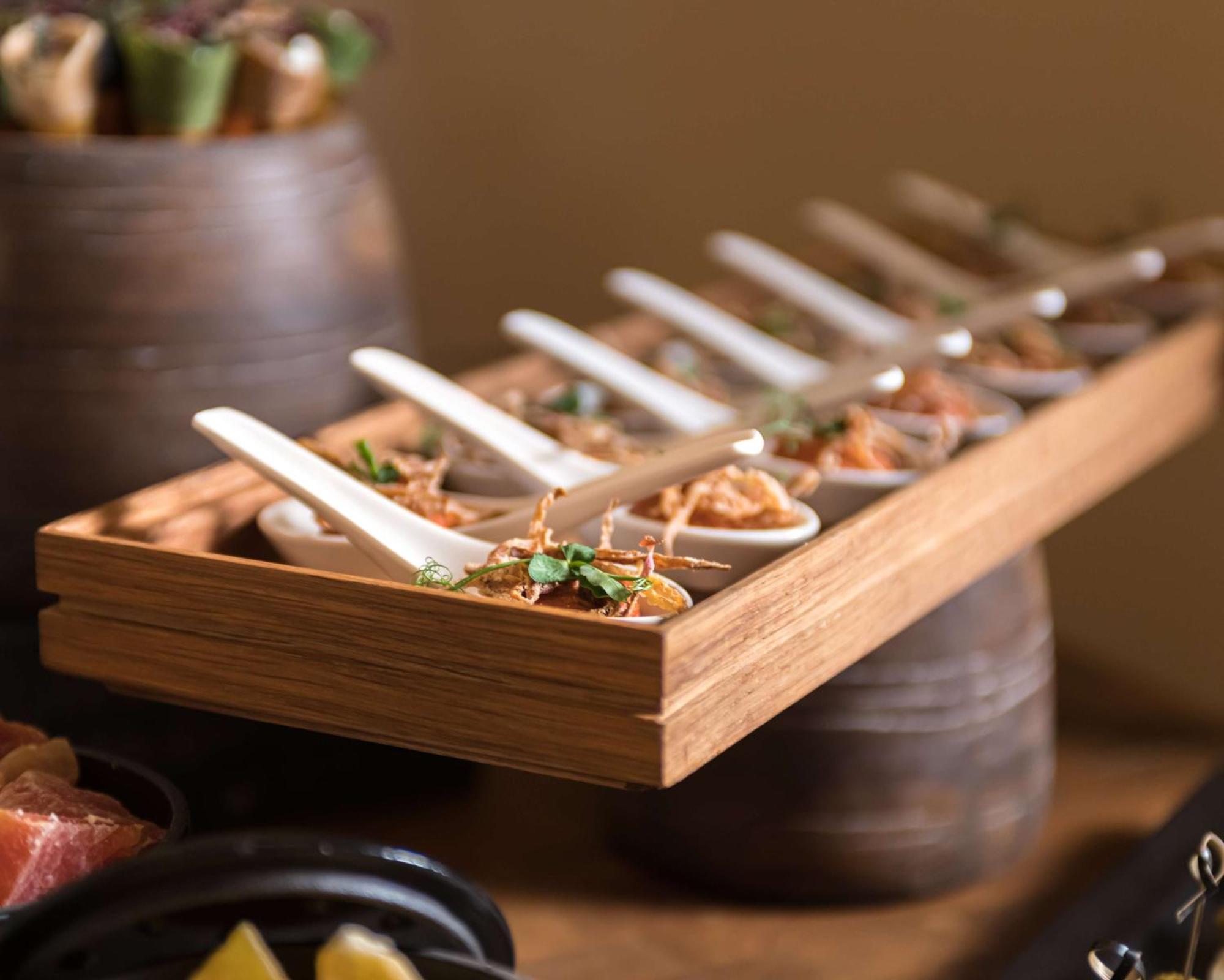 Radisson Blu Hotel Riyadh Convention And Exhibition Center Kültér fotó A selection of tapas