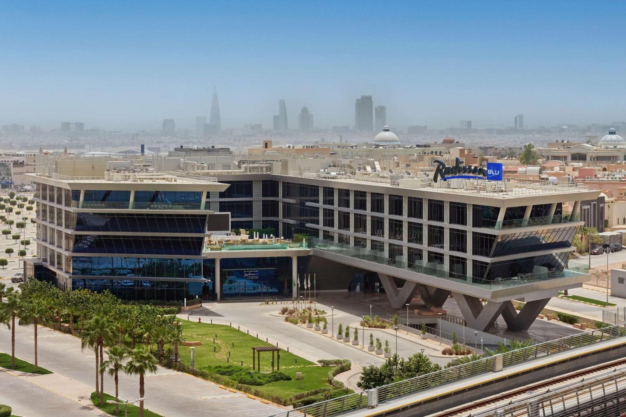 Radisson Blu Hotel Riyadh Convention And Exhibition Center Kültér fotó The American University in Cairo