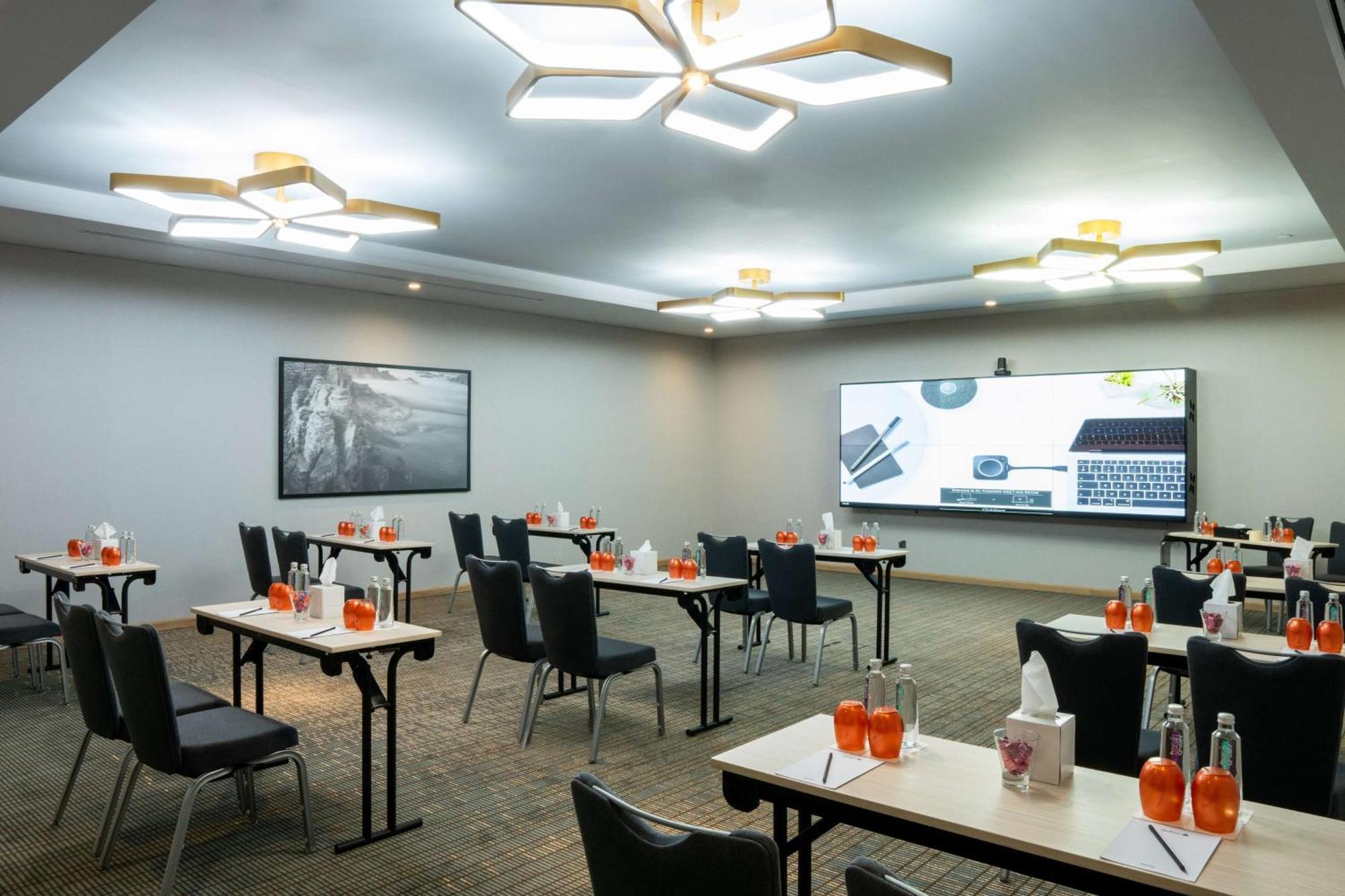 Radisson Blu Hotel Riyadh Convention And Exhibition Center Kültér fotó Meeting room